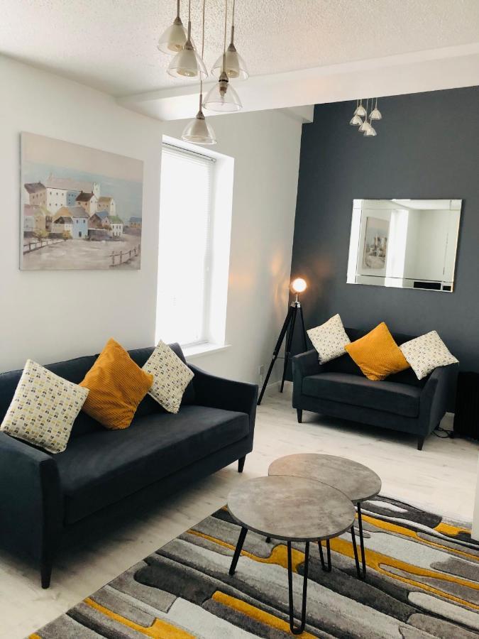 Spacious And Bright Town Centre Apartment Ballycastle Extérieur photo